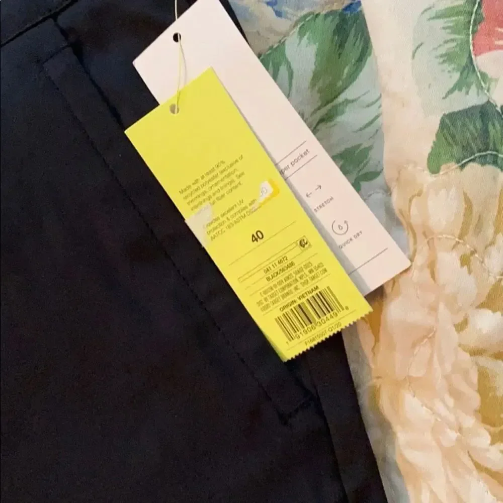 All in Motion Black Cargo Golf Shorts sz. 40